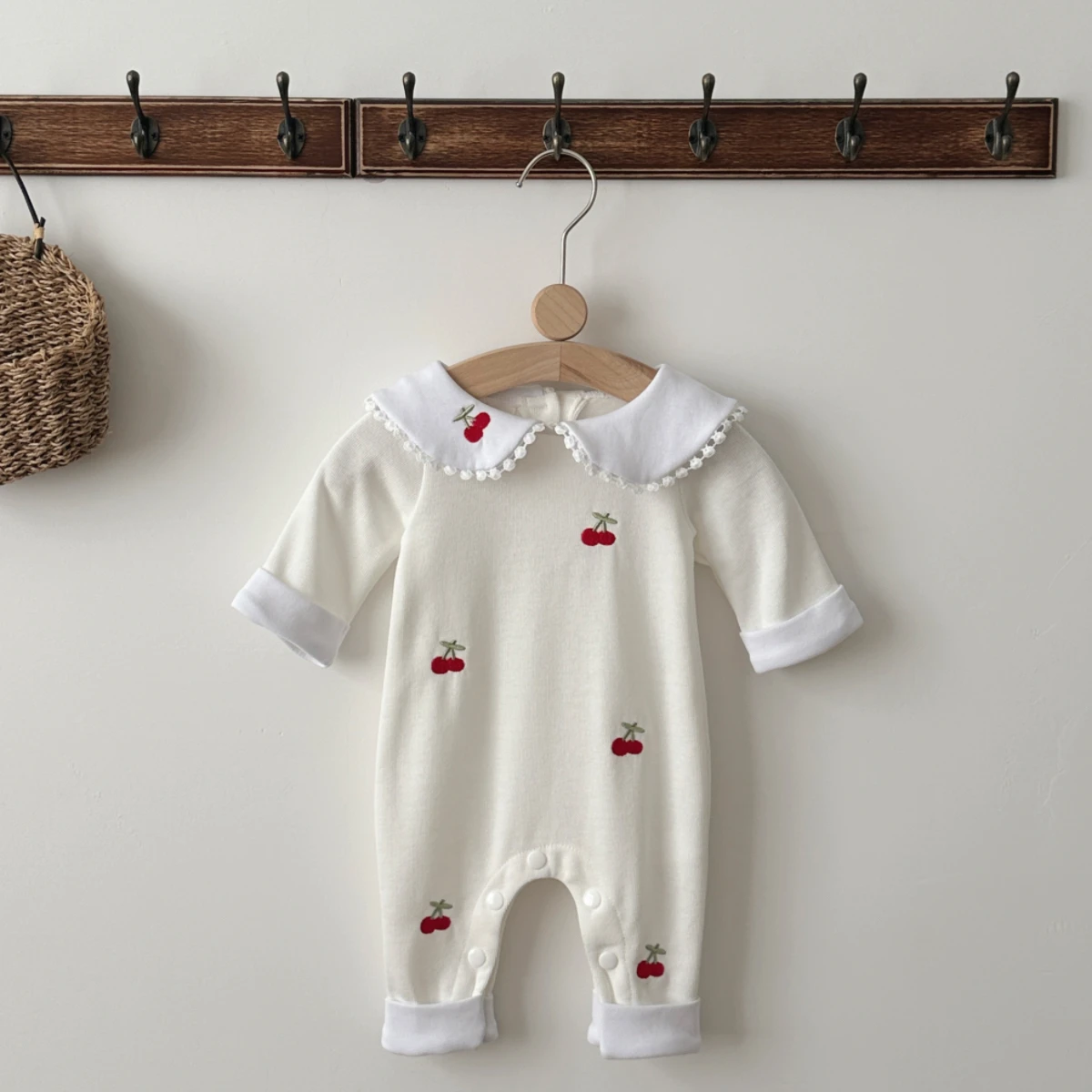 Baby Nursery Embroidery - Zoete kersenborduurwerk baby-rompertje lente herfst Peter